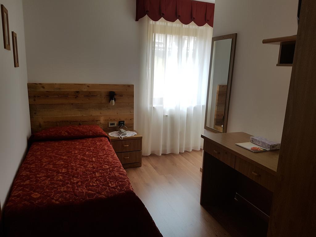 Hotel Ciampian Моена Екстериор снимка