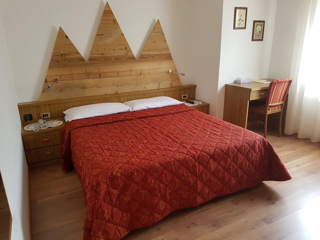 Hotel Ciampian Моена Екстериор снимка