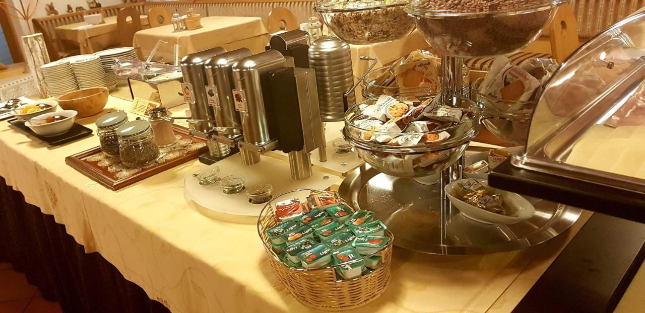Hotel Ciampian Моена Екстериор снимка